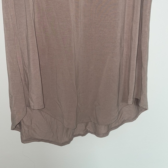 Basic Tank Top - Picture 3 of 5